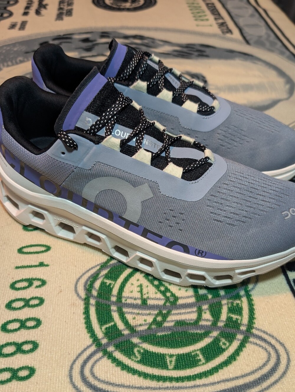 On Running Cloudmoster Swiss Engineering ® Cushioned Running Shoes Men's Size 10 - Picture 2 of 12